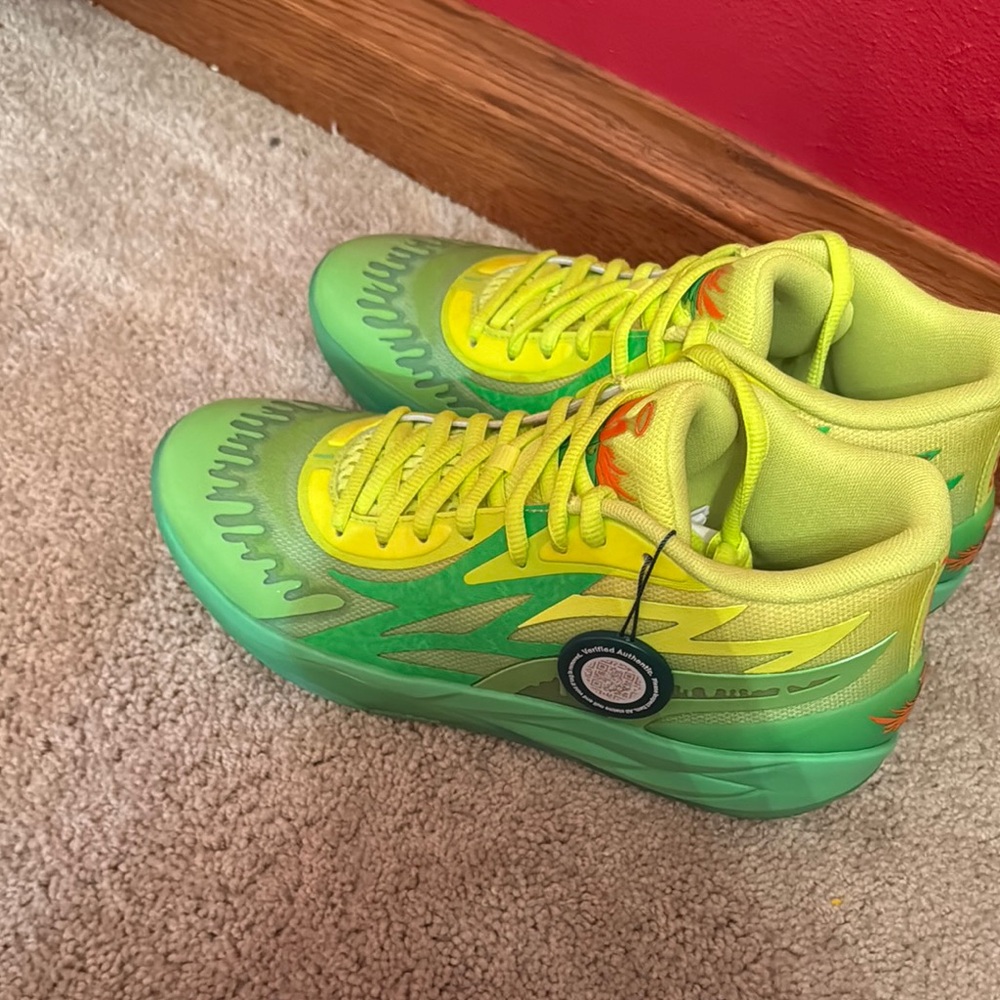 Pumas Green and Yellow Sneakers